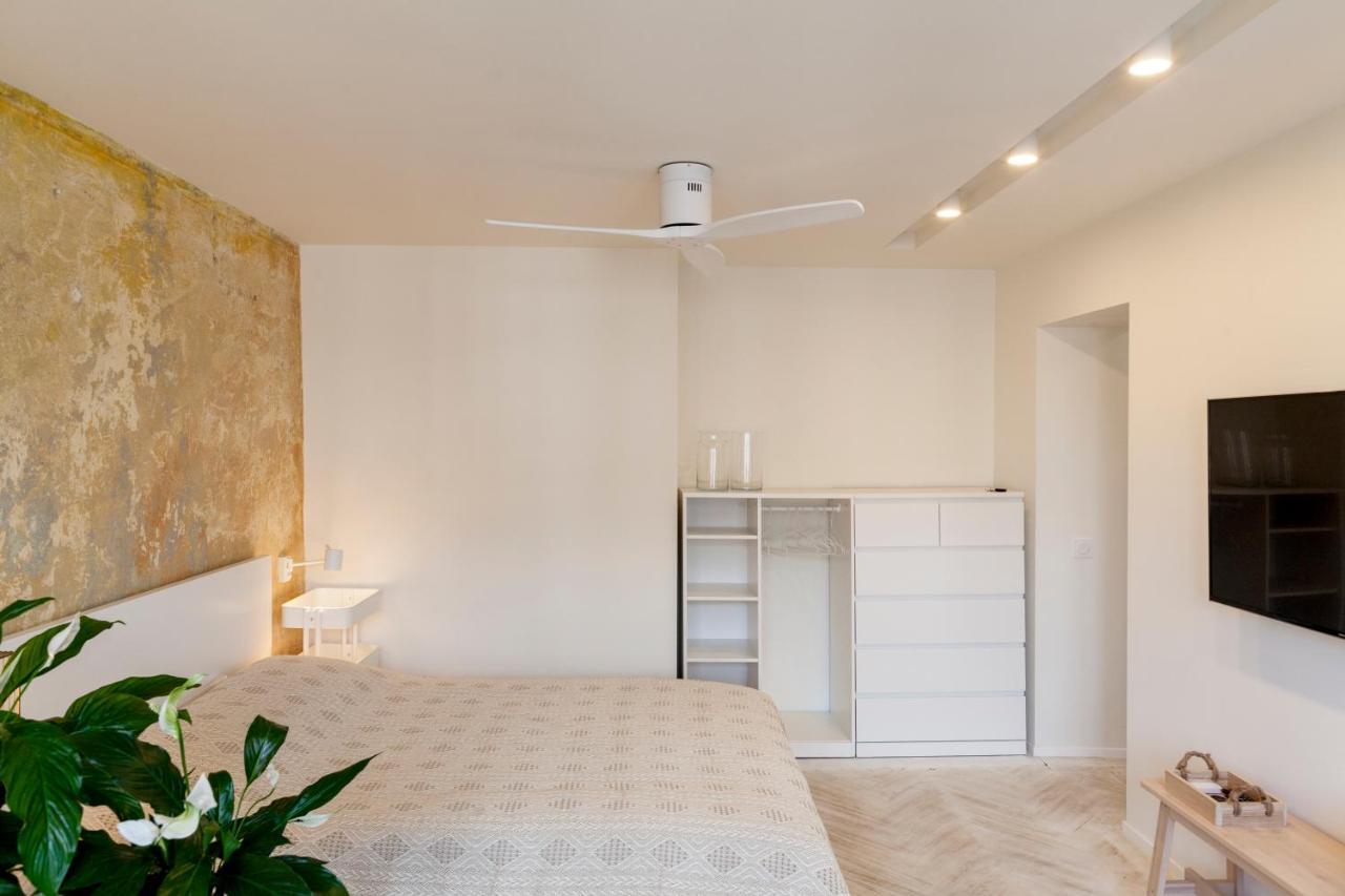 Uni Apartament Лодз Екстериор снимка